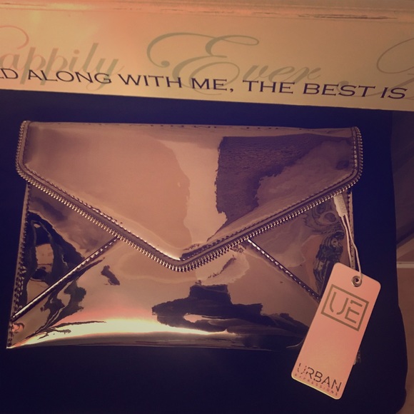 Urban Expressions Vegan Leather Enveloped Clutch - Picture 1 of 4